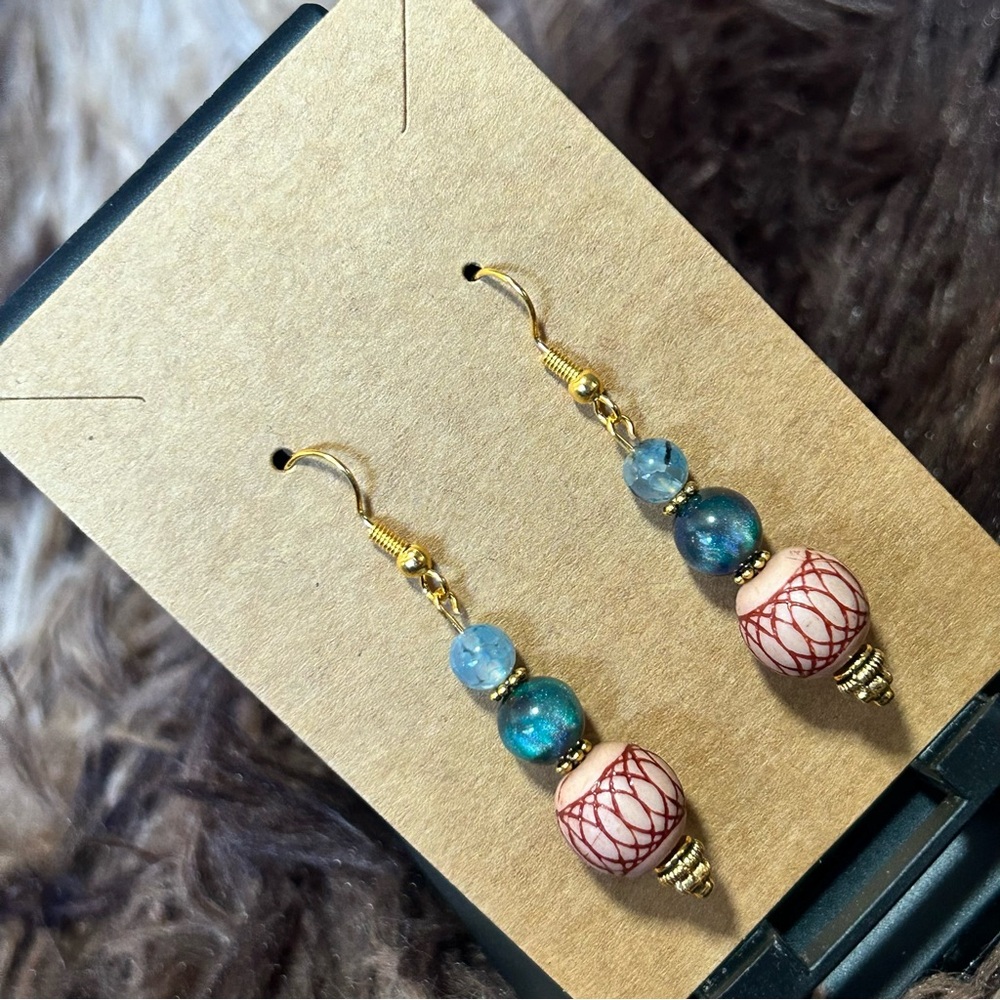 Handcrafted vintage bead dragon vein agate cat eye earrings